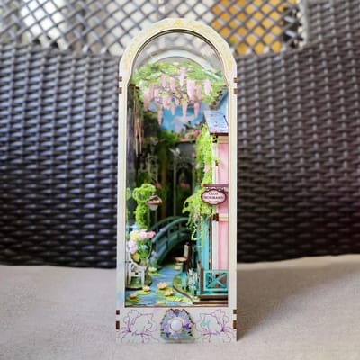 Giverny Garden Book Nook Kit: Front view into the miniature garden
