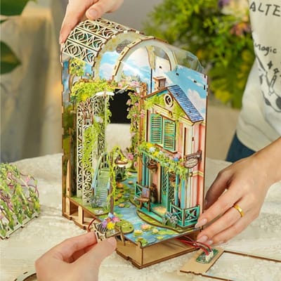 Giverny Garden Book Nook Kit: Assembling the garden nook