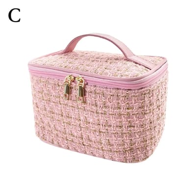 Pink Textured Makeup Case: Pink exterior and handle detail